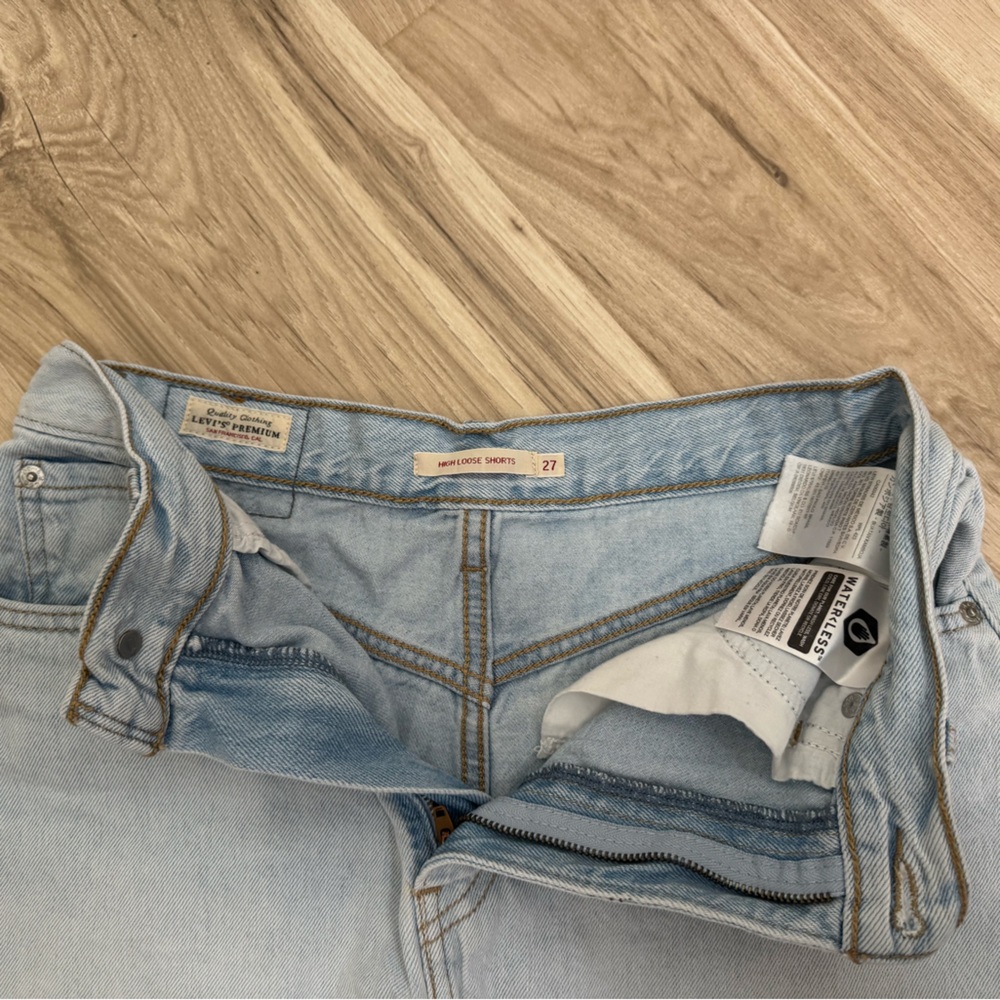 Levi's High Loose Shorts